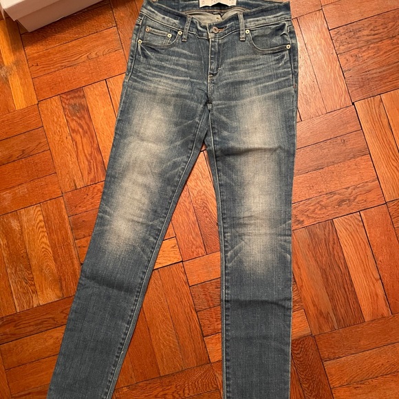 Abercrombie & Fitch Denim - Abercrombie & Fitch Erin Straight Leg Jeans